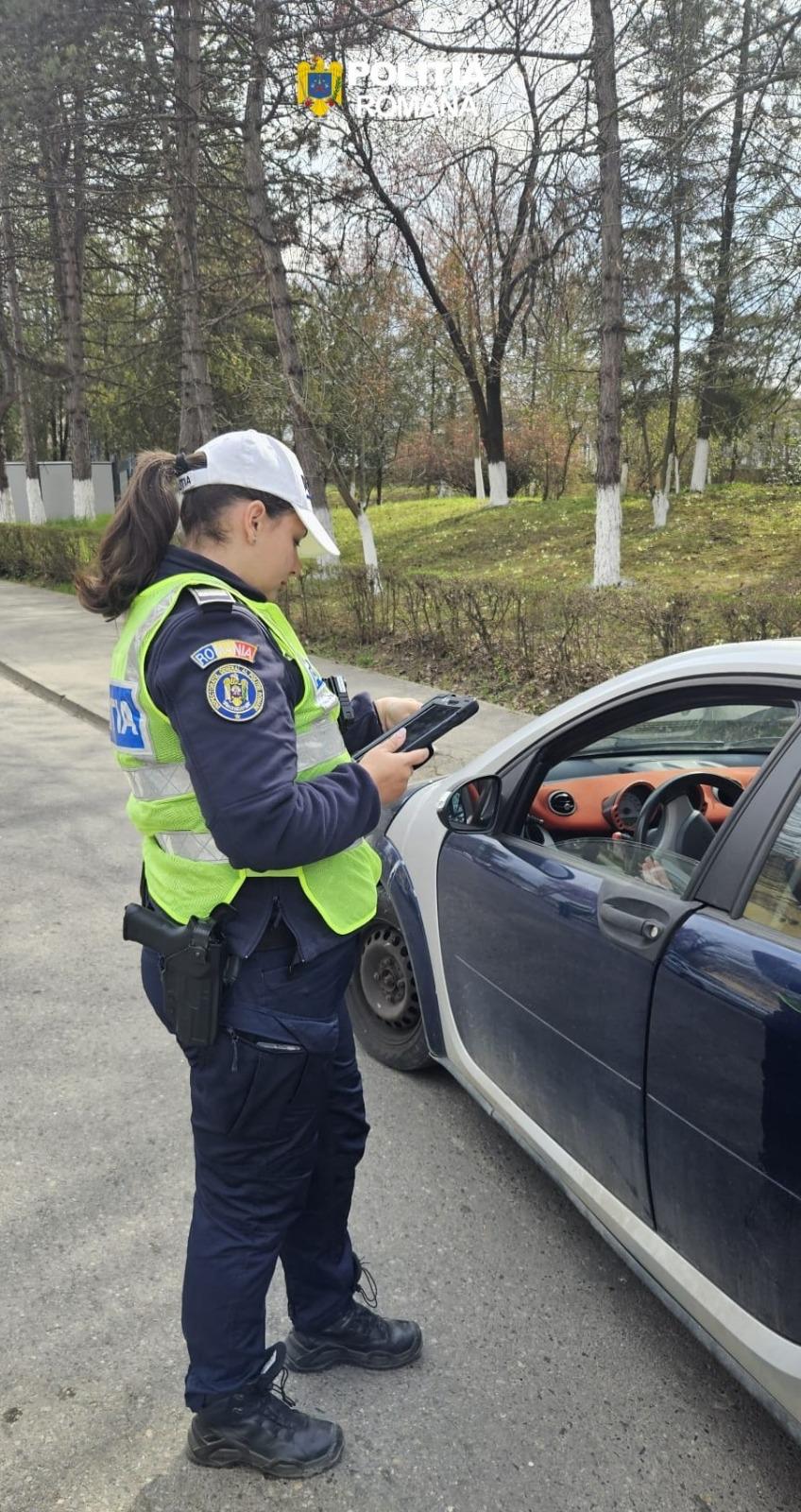 ACTIUNI EXTINSE ALE POLITISTILOR DIN HUNEDOARA PENTRU MENTINEREA ORDINEI SI SIGURANTEI PUBLICE