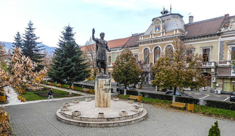 Cati angajati parasesc Primaria Deva in urma reformei lui Bolojan