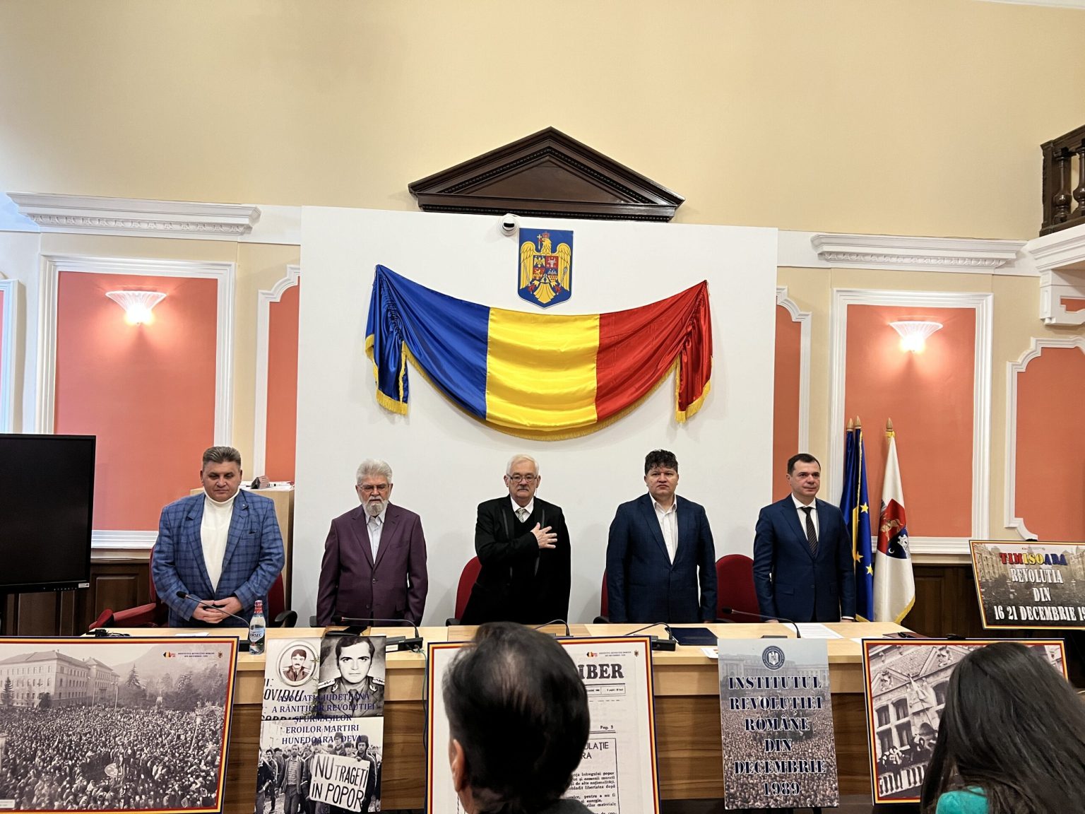 Simpozion de referinta la Deva dedicat REVOLUTIEI ROMANE DIN DECEMBRIE 1989 si semnificatiei inlaturarii regimului comunist