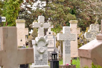 Barbat acuzat ca a inselat mai multi batrani in legatura cu servicii funerare Prejudiciul