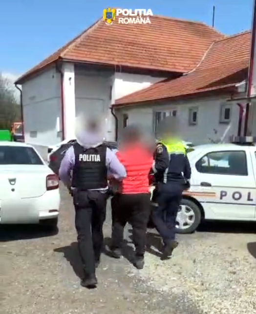 Barbat in retinere pentru 24 de ore de catre poliistii din vulcan suspect de furt calificat