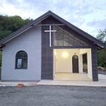 Iata cum arata una dintre cele mai elegante capela din mediul rural situata in satul Salistioara comuna Valisoara