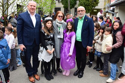 Parada costumelor la evenimentul Protejamt pamantul inca de mici