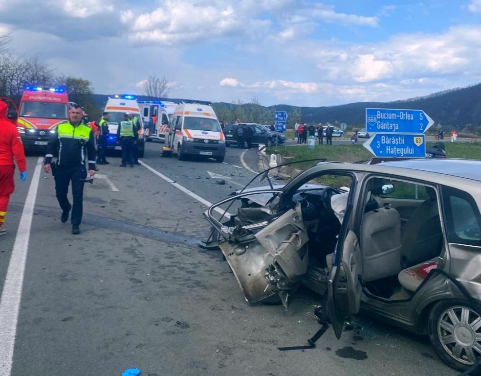 accident fatal pe dn 66 in santamaria orlea un barbat a murit patru persoane au fost ranite