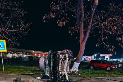 noaptea trecuta pompierii de la punctul de lucru bretea romana au intervenit cu o autospeciala de descarcerare in localitatea calan in urma unui apel eCall referitor la un accident rutier