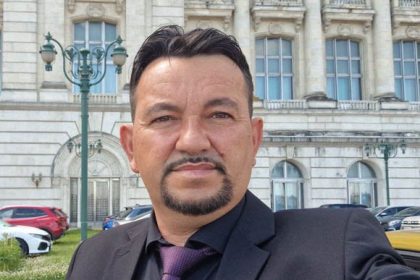 Amendamentul AUR a fost aprobat nu doar sotii ci si concubinii demnitarilor vor fi obligati sa declare averea Deputatul Tiberiu Claudiu Barstan VICTORIE AUR PENTRU TRANSPARENTA