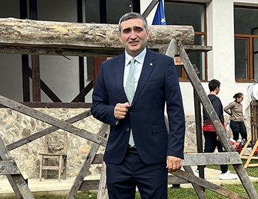 Blajenii organizeaza o petrecere si nu intr un stil oarecare ci in stil motesc va asteptam sa ni se alaturati
