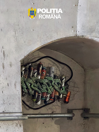 Circulatia feroviara suspendata temporar dupa descoperirea unui obiect suspect intr un tunel din judetul Hunedoara
