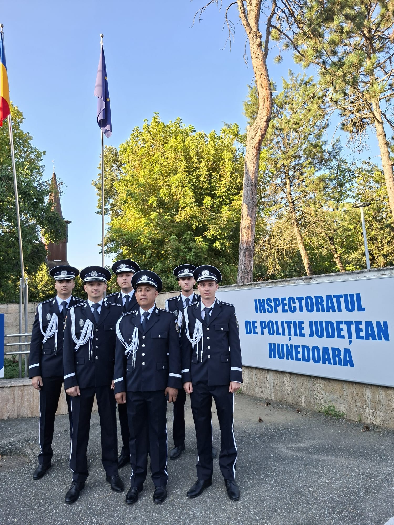 Sase noi ofiteri s au alaturat echipei Inspectoratului de Politie Judetean Hunedoara
