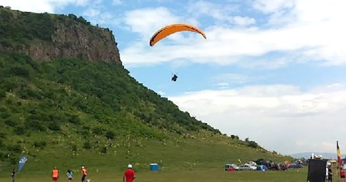 Campionatul European de Parapante are loc la Măgura Uroiului
