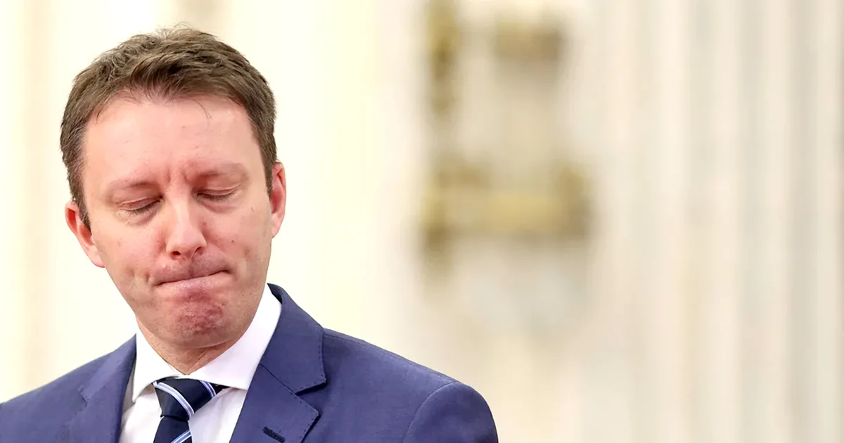 Guvernul Mureșan a picat rușinos în Parlament, sub scorul Guvernului Veștea