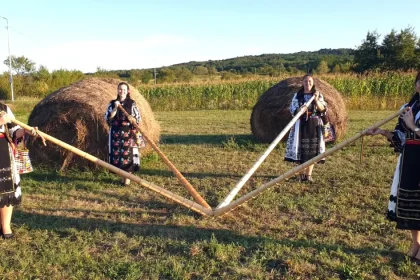 La Blăjeni, tulnicul răsună și astăzi. Un cântec care traversează timpul