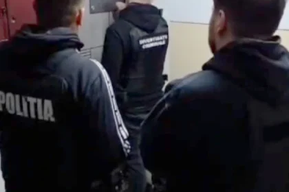 ȘASE PERSOANE REȚINUTE DUPĂ PERCHEZIȚII LA DOMICILIU ÎN CAZUL FURTURILOR DE CABLU DE CUPRU