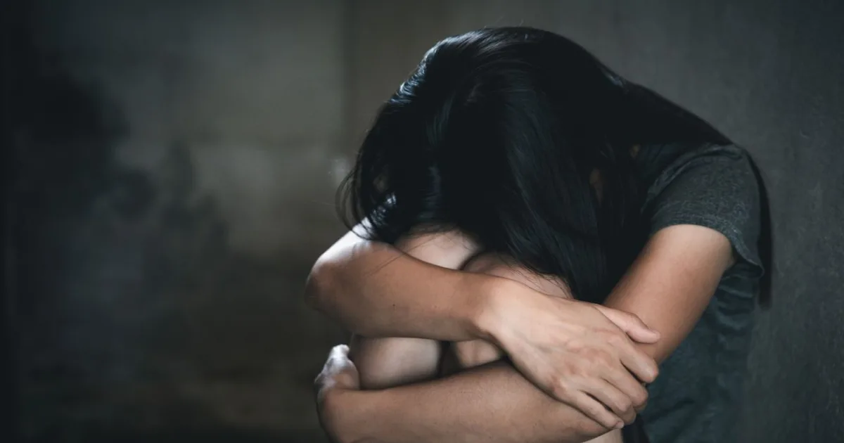 Tânără din Hunedoara șantajată și obligată să întrețină relații sexuale