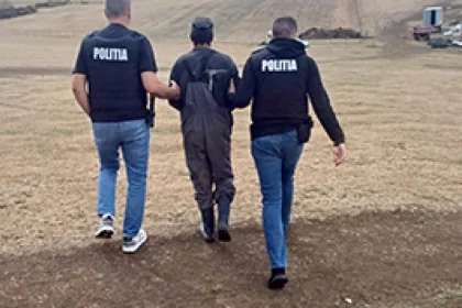 Un urmărit general a fost prins de polițiști la o stână din Bârcea Mare