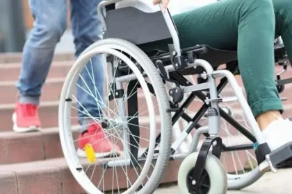1,8 milioane de lei pentru persoanele cu dizabilități din Deva. Când intră banii pe card