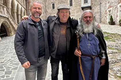Castelul Corvinilor, promovat pe BBC World News. Dacre Stoker, surpriză la filmări