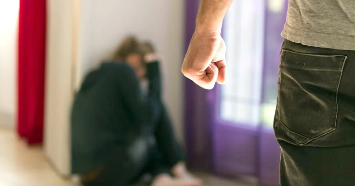 Intervenție de urgență la Lupeni: Bărbat cercetat penal după ce și-a amenințat concubina