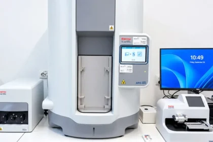 Laboratorul de microbiologie al SJU Deva, modernizat cu 5 milioane de lei