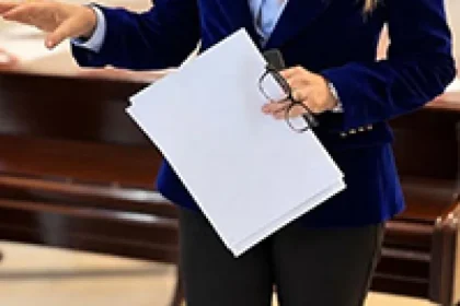 Șefa AJOFM Hunedoara contestă în instanță executarea a 26 de milioane de euro